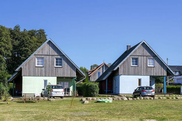 Ferienhaus für 10 Personen, mit Sauna und Terrasse sowie Garten