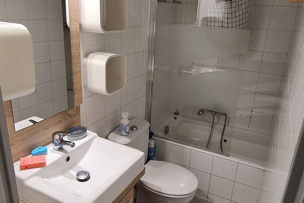 Entire apartment, Located close to everything in Vallauris, Cannes region