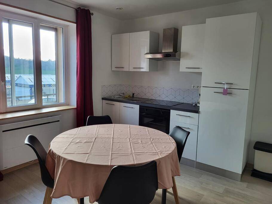 Appartement entier, Appartement 40 m² proche rempart in Langres, Haute-Marne