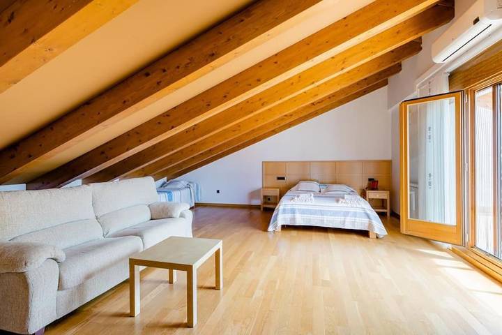 Gîte pour 4 personnes, avec vue et balcon dans Pozán de Vero