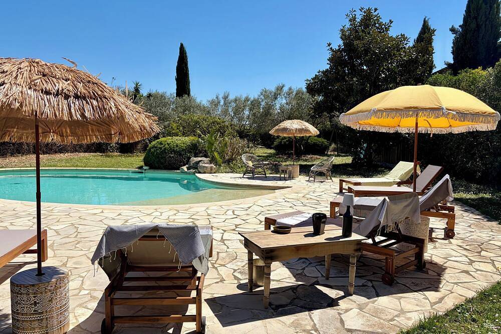 Mas de l'Esperluette, between Nîmes & Cévennes, swimming pool, jacuzzi in Montpezat (Languedoc-Roussillon), Nimes region
