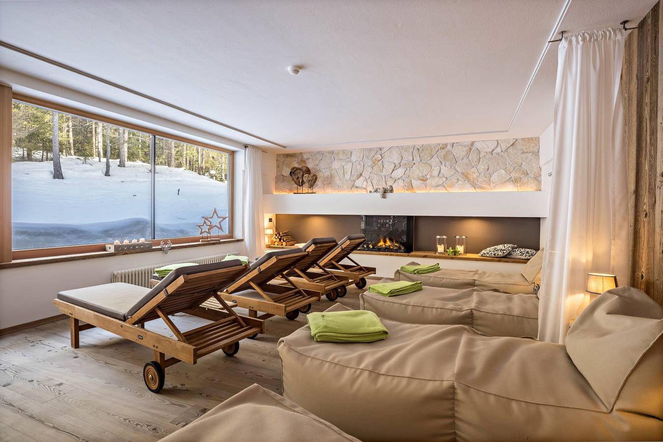 Ganze Wohnung, Einzimmerapartment "Ciasa ai Pini 209" in der Nähe von Skiliften mit Bergblick & Sauna in San Cassiano, Abtei