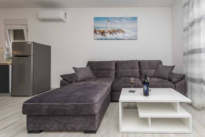 Appartement entier, Modern apartment for 4-6 persons | partial sea view in Vir