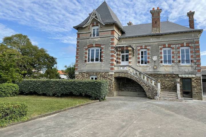 Holiday rental for 10 people, with hot tub and garden in Pornic