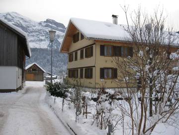 Ferienwohnung für 5 Personen, mit Garten und Terrasse in Bizau
