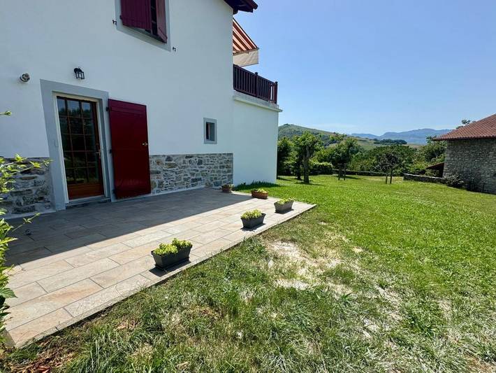 Gîte pour 3 personnes, avec jardin et vue à Irissarry