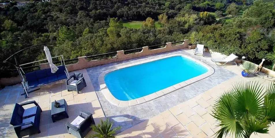 Villa pour 6 personnes, avec piscine et terrasse