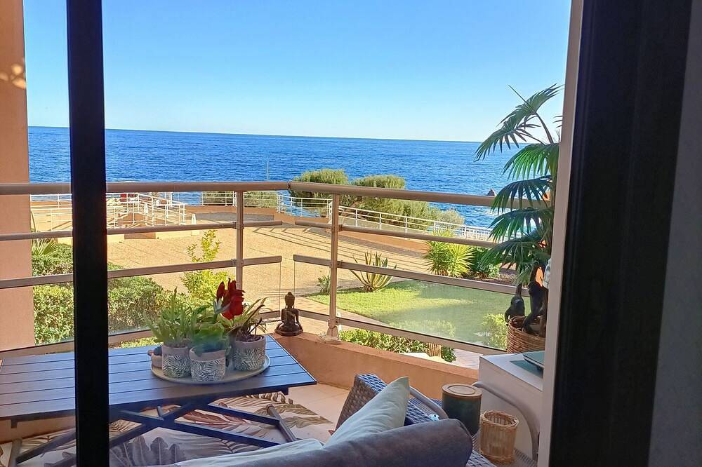 Geheel appartement, Luxury apartment in a unique, heavenly location. Feet in the water. in Le Trayas, Saint-Raphaël