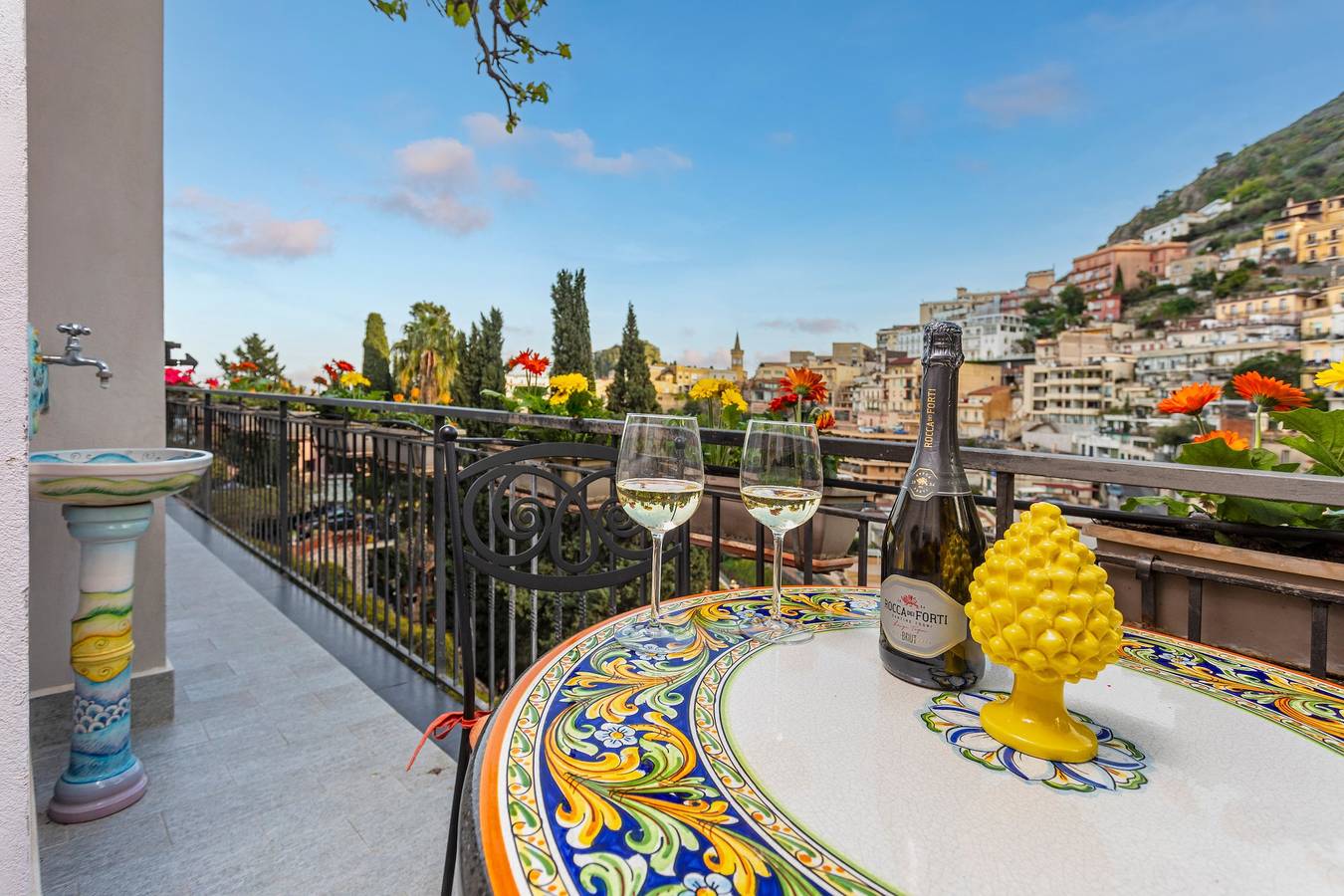 Vacation Rental for 2 Guests in Taormina, Messina Province