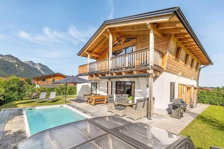 Chalet für 6 Personen, mit Pool und Balkon in Inzell