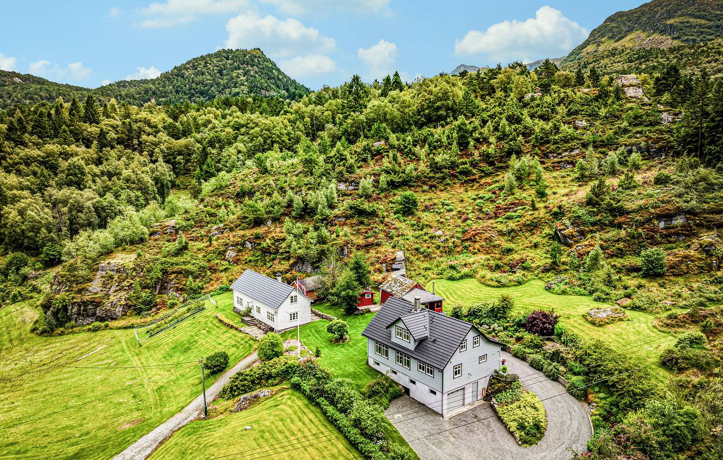 Ferienhaus für 8 Personen mit Terrasse in Tysnes