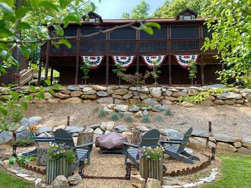 Log Cabin for 7 Guests in Rutherford County, Picture 1