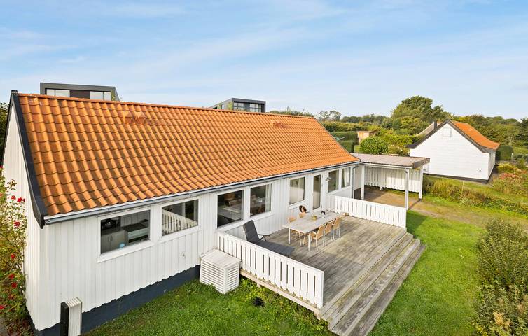 Ferienhaus für 6 Personen, mit Terrasse und Garten in Svaneke - 3