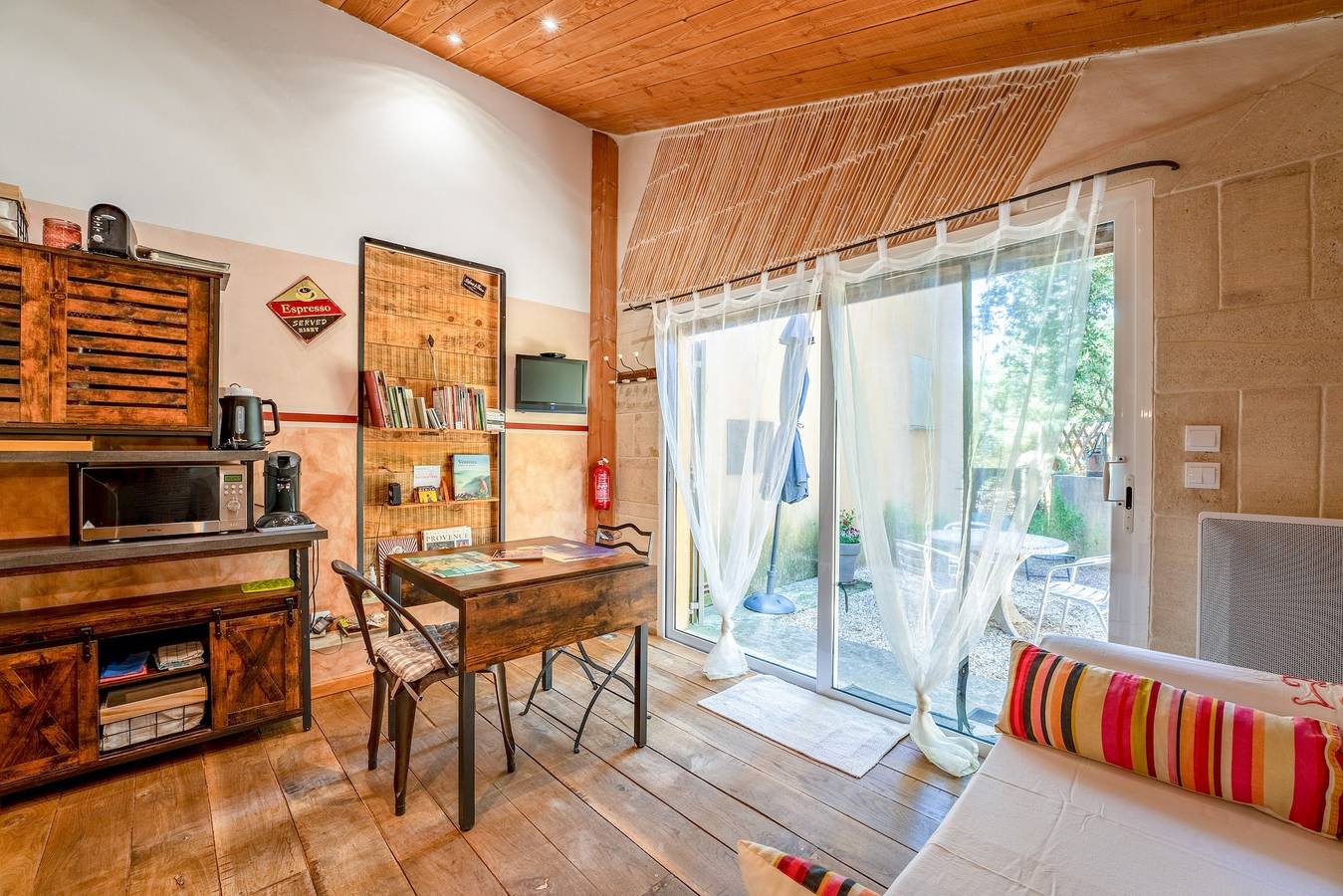 Maison de vacances 'La Poulido' avec terrasse privée, jardin privé et Wi-Fi in Bédoin, Parc naturel régional du Mont-Ventoux