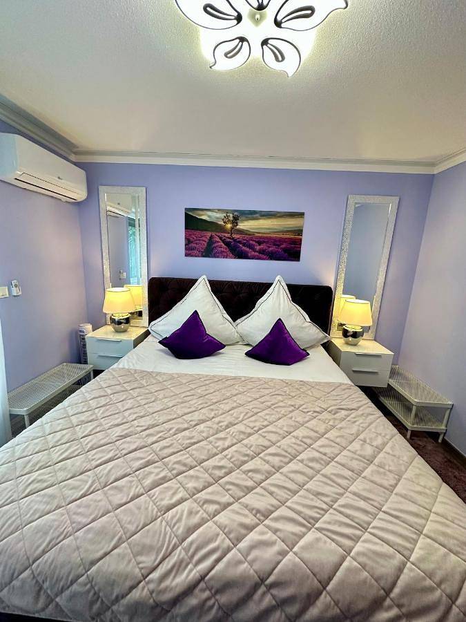 Appartement entier, Charming apartment with Garden, Free Parking near Basel, Airport, Ger'many, France, in Saint-Louis, Région de Mulhouse