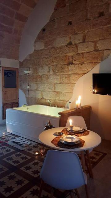 Gîte pour 2 personnes, avec jacuzzi, animaux acceptés à Miggiano