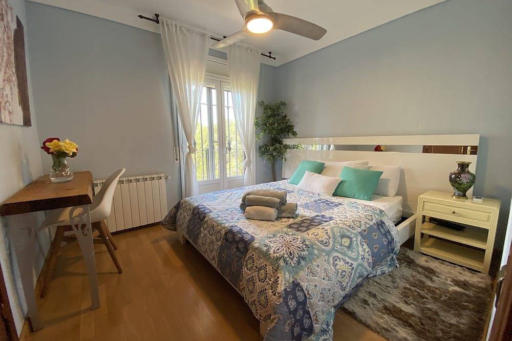 Luxury villa with detail decorated pool in Saragossa, Saragossa Province