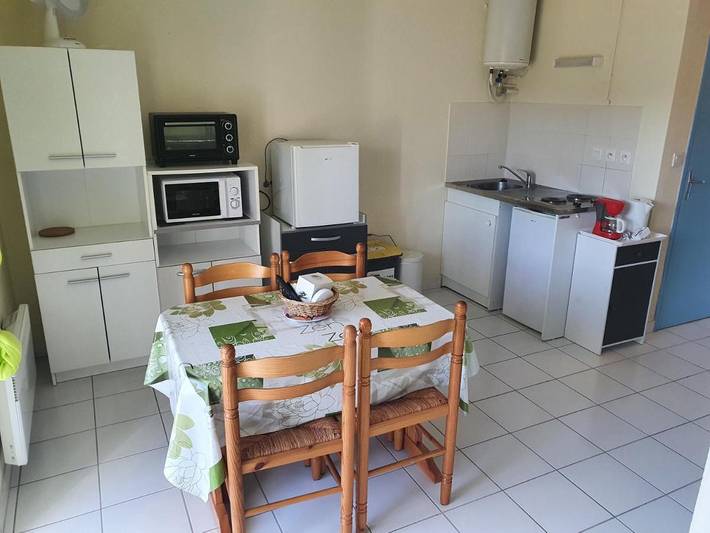 Gîte pour 4 personnes, avec vue et jardin dans Neyrac les Bains