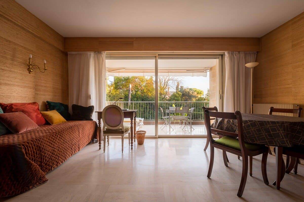 Entire holiday apartment, A081 - Cannes Appartement avec terrasse au calme in Cannes, Cannes region