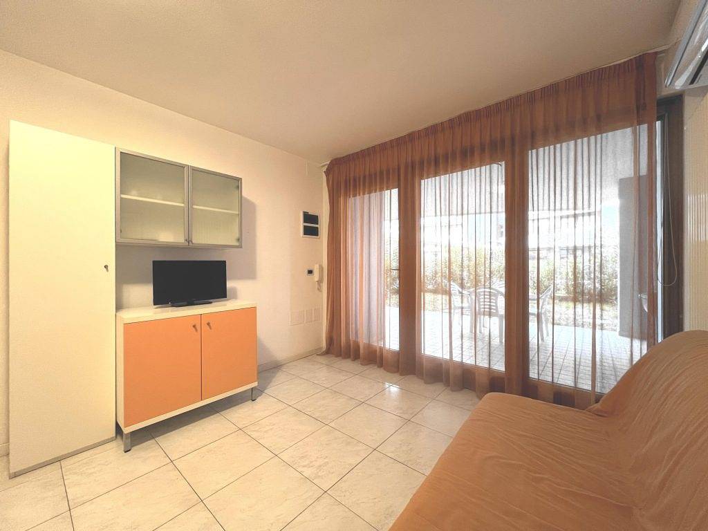 Appartamento intero, Luminoso appartamento con ampio giardino recintato in Grado, Provincia di Gorizia