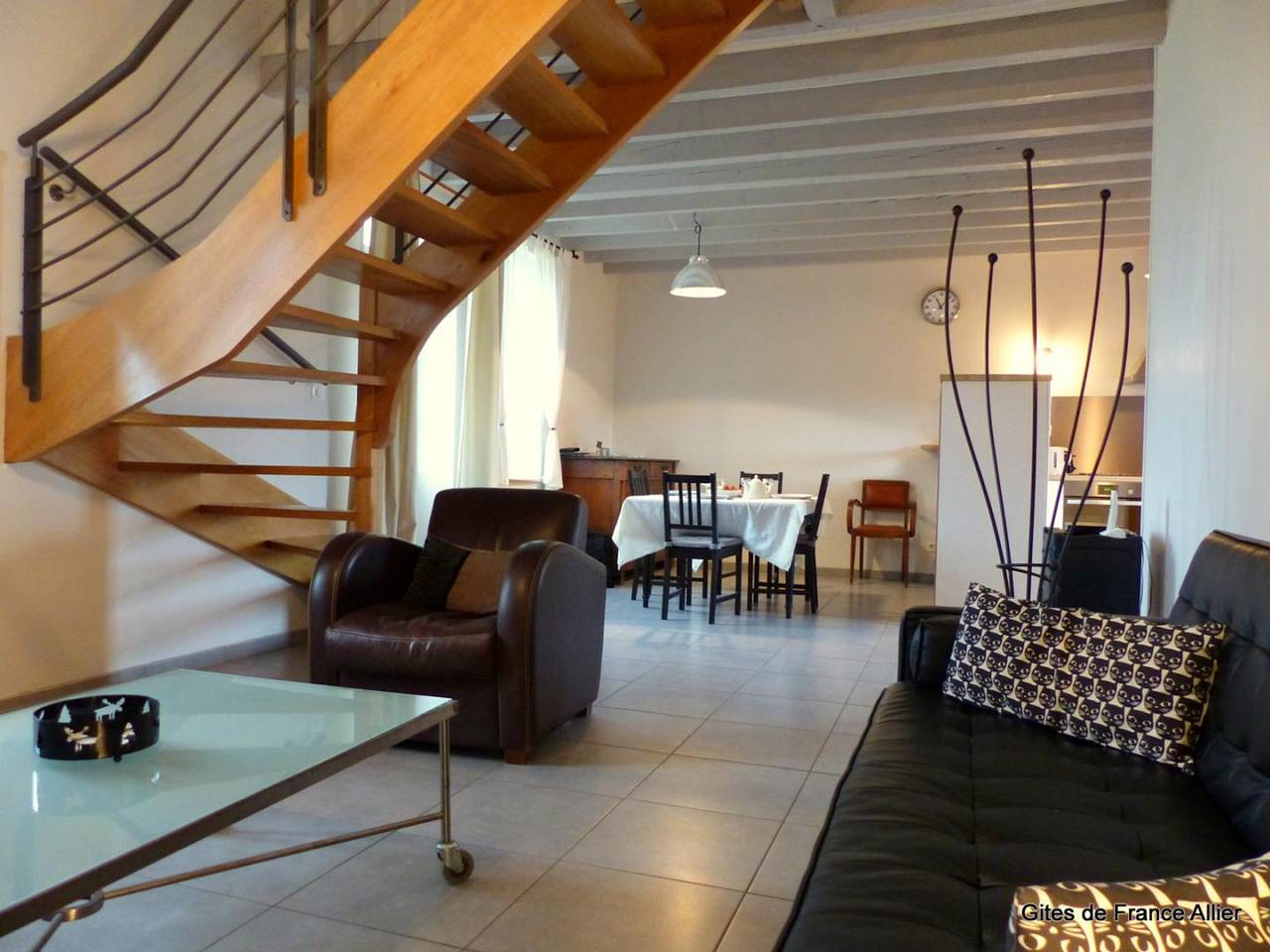 Renoviertes zeitgenössisches Haus mit Garten und Haustiere erlaubt in Agonges, Allier