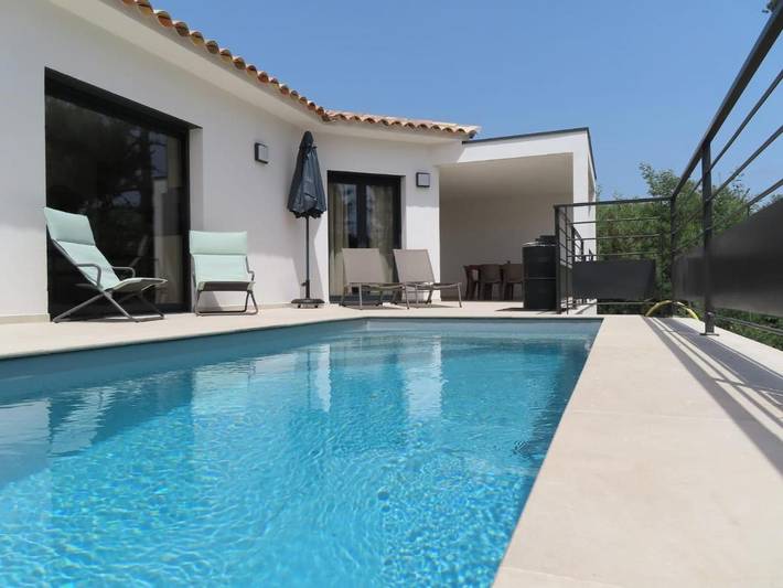 Location de vacances pour 6 personnes, avec Terrasse ainsi que Jardin et Piscine dans Plage de Favone (Sari-Solenzara)