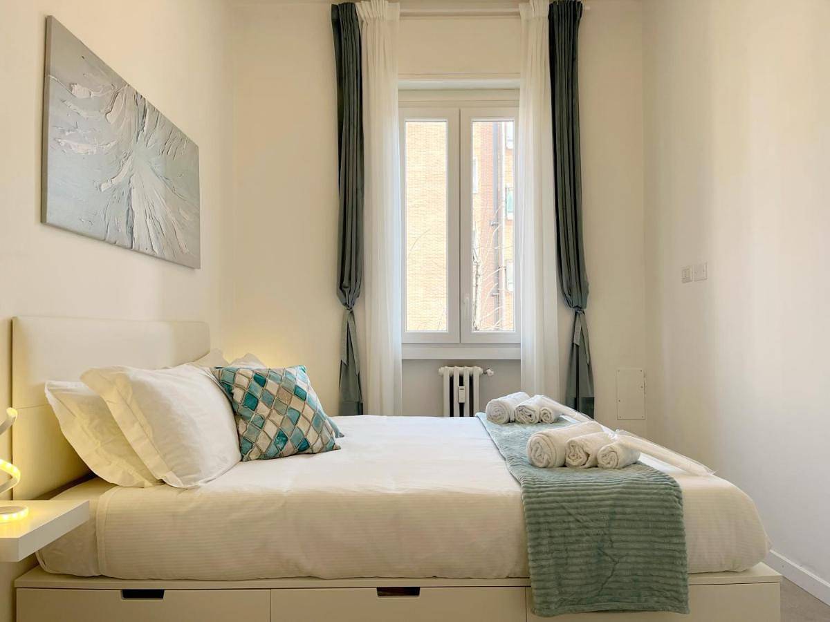 Appartamento intero, Enchanting Flat near Milan & Como, 150m station in Desio, Brianza