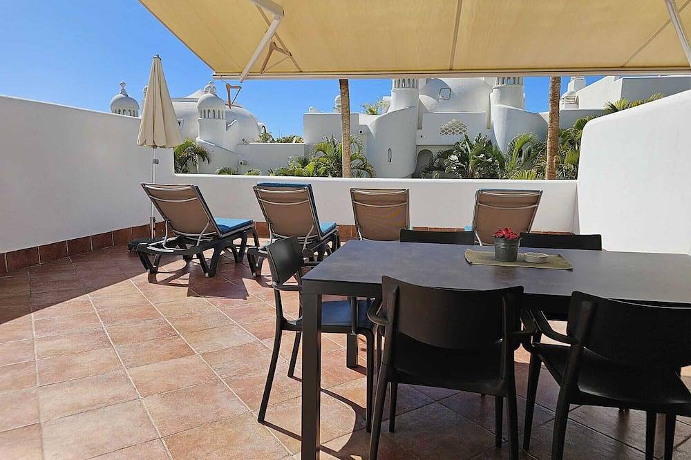 Apartamento entero, Duplex con gran terraza en urbanización con piscina climatizada in Playa Paraíso, Adeje
