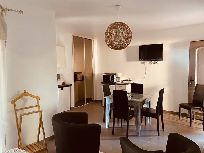 Gîte pour 2 personnes, avec piscine et jardin, animaux acceptés dans Plage De La Croisette Sainte Maxime - 3