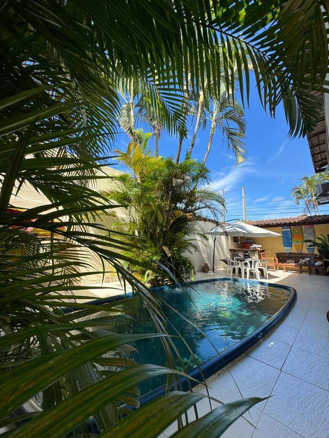 Casas e apartamentos de temporada para 4 pessoas, com terraço e jardim e ainda piscina, com animais de estimação na Barra do Una