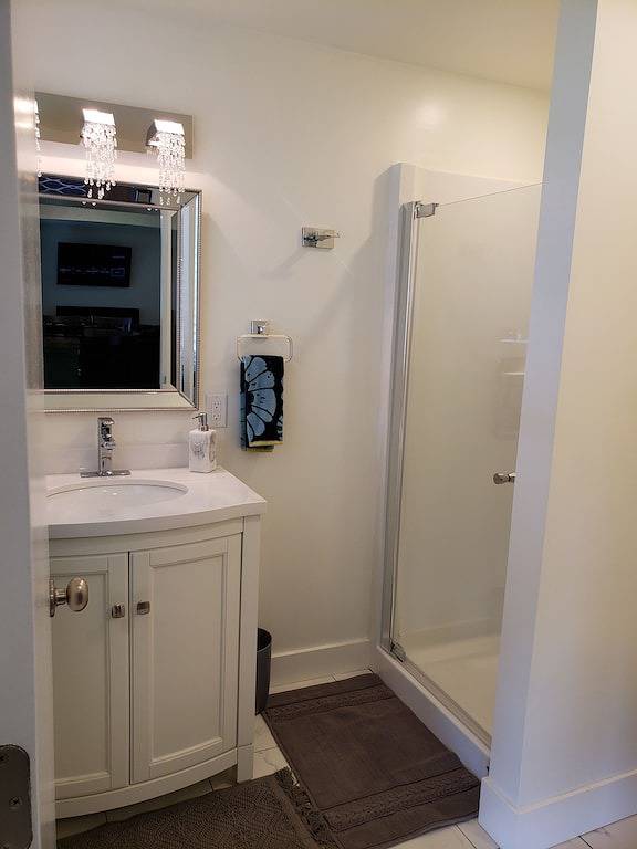 Vacation rental for 2 people, with balcony and garden in Sooke