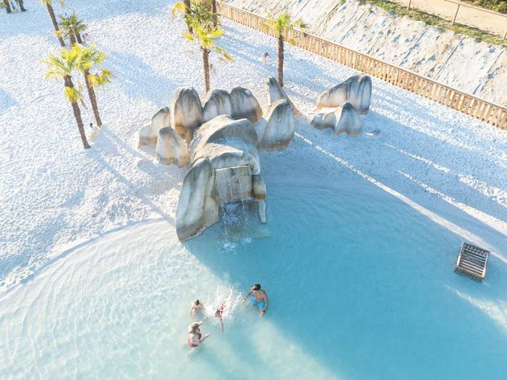 Parc de vacances pour 2 personnes, avec piscine ainsi que vue et jardin - 1