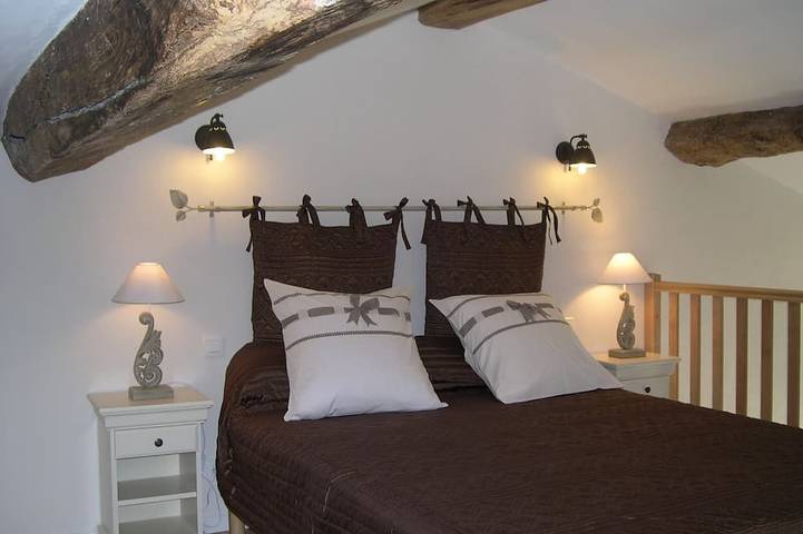 Gîte pour 2 personnes, avec terrasse ainsi que piscine et jardin à Saint-Hilaire-de-Villefranche - 2