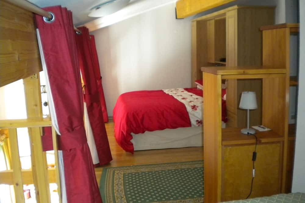 Entire apartment, Friendly family apartment in ski resort in Valfréjus, Modane