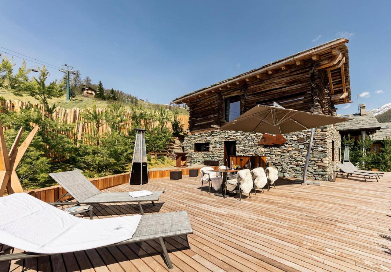 Chalet Cocoon Deluxe Private Spa and F&B in Corgnolaz, Chamois