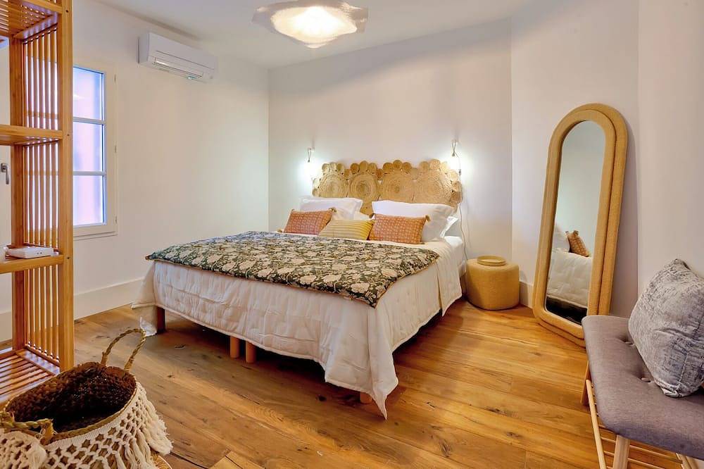 Entire apartment, In a winegrowing estate, 3P of 80m², old charm and modern comfort in Lunel-Viel, Côte d'Améthyste