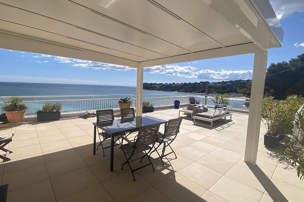 Geheel appartement, Waterfront 50 meter van het strand, 70m2 Luxe, Wifi, -terrace 60m2, Full Su in Carry-le-Rouet, Istres en omgeving