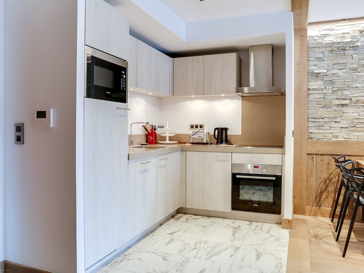Ganze Wohnung, Modernes 3-Zimmer-Apartment, zentrale Lage, nah an Pisten, mit Balkon und Tiefgarage in Saint-Bon-Tarentaise, Les Trois Vallées