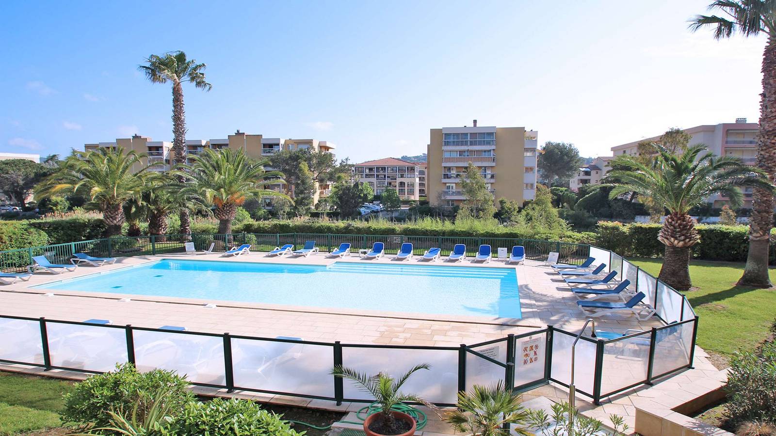Geheel vakantieappartement, Vakantieappartement voor 8 personen met sauna in Sainte-Maxime, Draguignan en omgeving