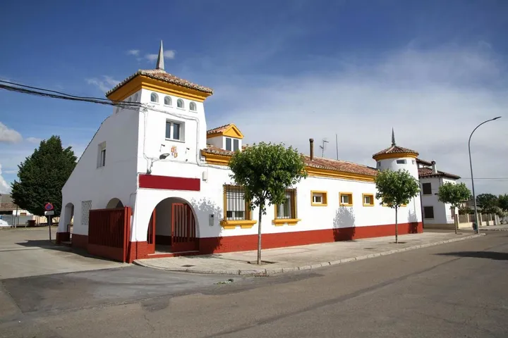 Hostel for 4 people, with pool and terrace, child-friendly - 1
