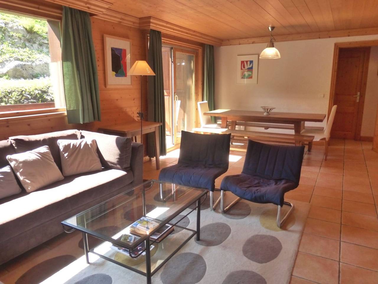 Geheel appartement, Charming 3-Bed Apartment for 7 with Ski-In/Ski-Out and Terrace in Méribel in Méribel, Les Allues