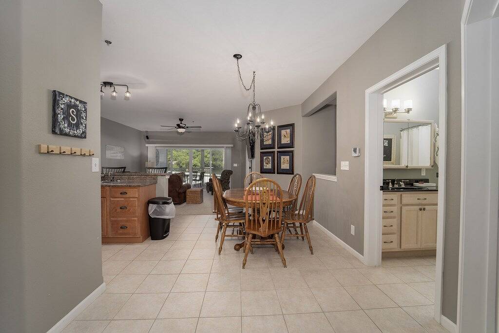 Ganze Wohnung, Newport 1 - Impressive 4 Bdrm Lakefront Condo in Lake Ozark, Lake of the Ozarks