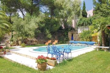Cottage pour 4 personnes, avec sauna et jardin à Montséret