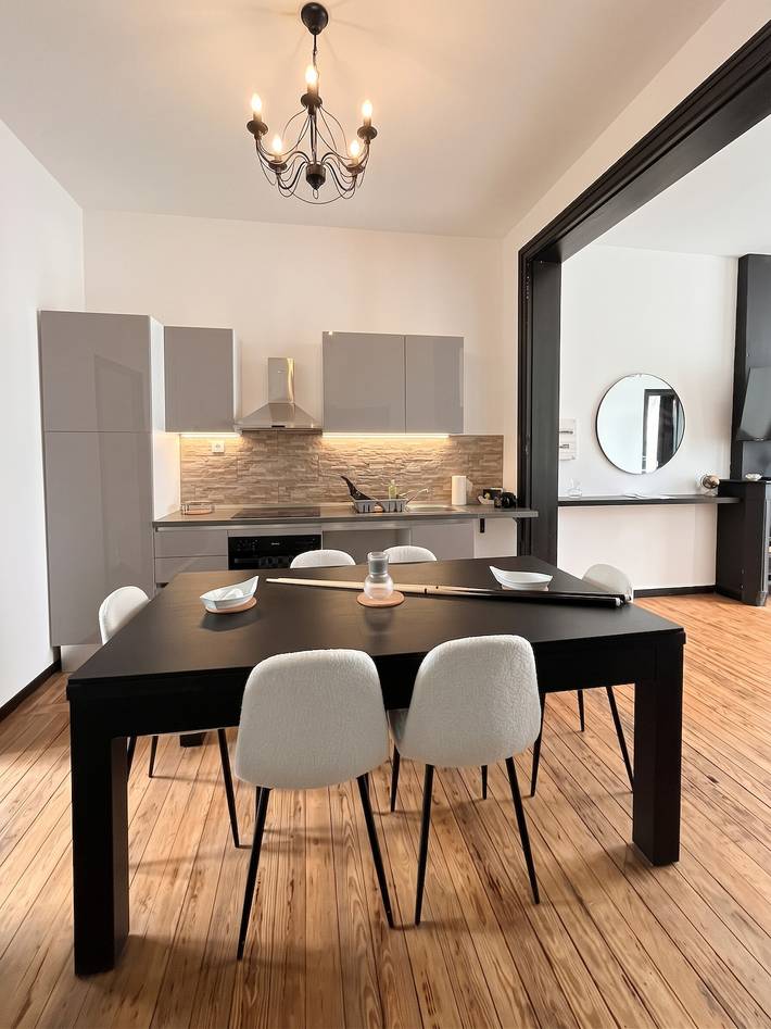 Apartamento entero, Apartment in Valenciennes 70 m², fireplace in Valenciennes, Región de Valenciennes