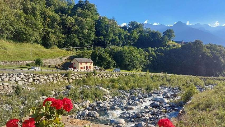 Cottage pour 2 personnes, avec jardin et terrasse à Betpouey