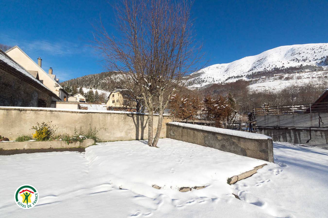 L'ancienne école in Saint-Honoré, Isère