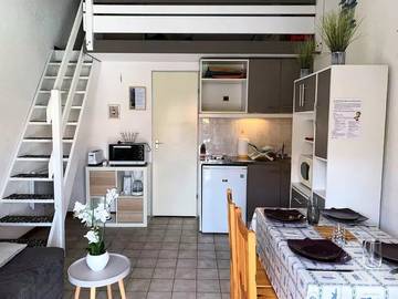 Villa pour 3 Personnes dans Les Mathes, Région de Rochefort, Photo 1