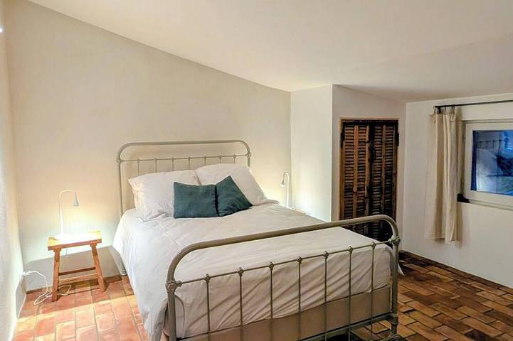 Beautiful 5-bedroom house with stunning views, perfect for exploring The Luberon in Saint-Saturnin-lès-Apt, Regionaler Naturpark Luberon