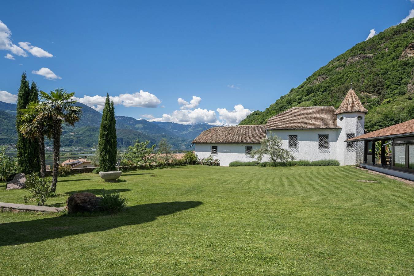 Appartamento intero, Appartamento 'Thanhammer Porphyr' con vista sulle montagne, terrazza in comune e piscina in Novale di Sopra, Terlano