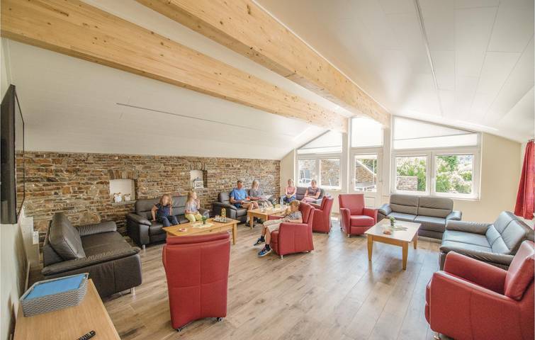 Location de vacances pour 14 personnes, avec terrasse à Burg-Reuland - 2